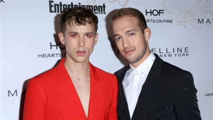 ’13 Reasons Why’ Star Tommy Dorfman’s Husband Files For Divorce – Hollywood Life