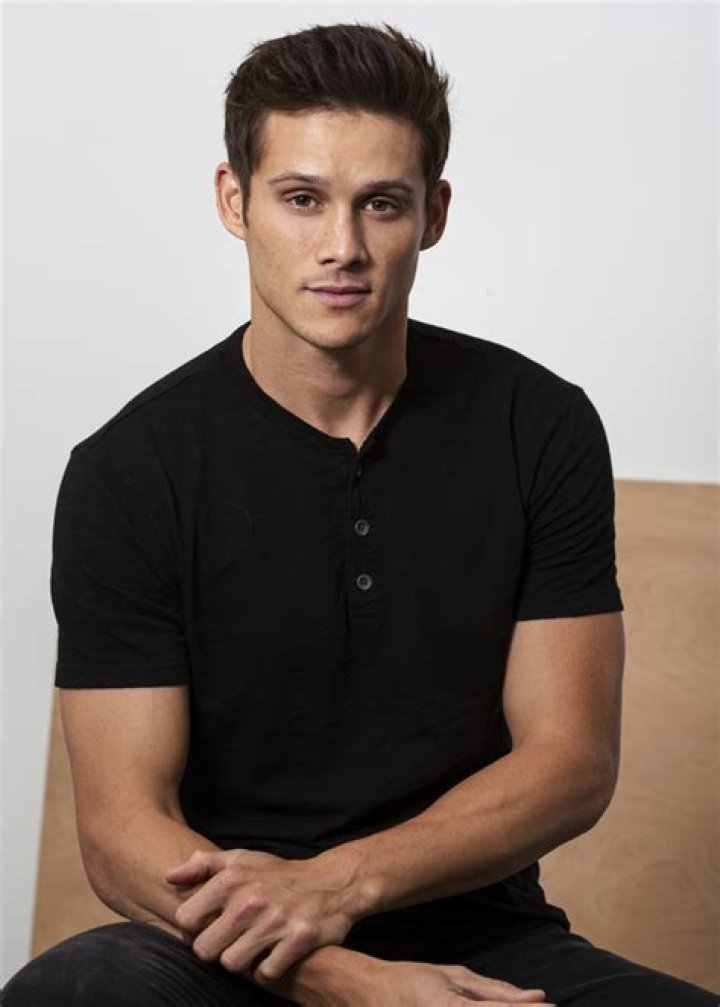 ’13 Reasons Why’s Timothy Granaderos Talks Monty’s Death & More – Hollywood Life