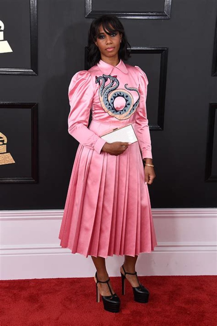 2017 Grammys Fashion — See The Worst Dressed Celebs On The Red Carpet