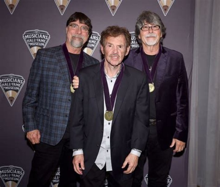 Photos Of The Country Music Band – Hollywood Life