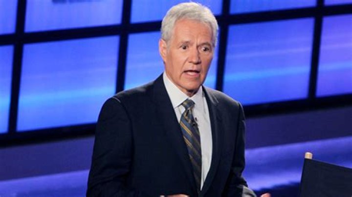 Alex Trebek Calls Jeopardy! Contestant A Loser In ‘Savage’ Clip: Watch – Hollywood Life