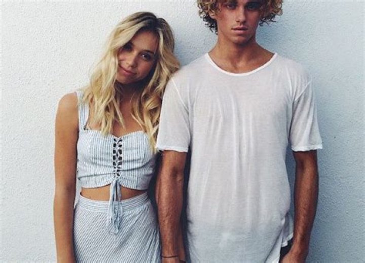 Claims He Has A ‘Small’ Penis – Hollywood Life