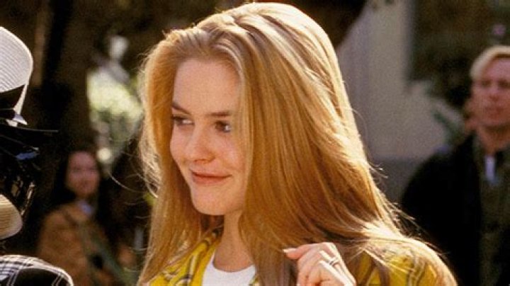 Alicia Silverstone Recreates ‘Clueless’ Scene With Son Bear: Video – Hollywood Life