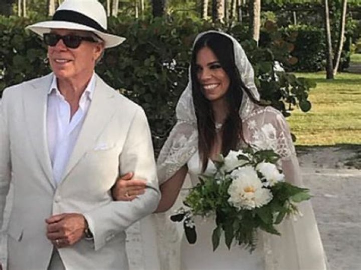 Ally Hilfiger’s Wedding Dress — Marries Steve Hash In Gorgeous Gown – Hollywood Life