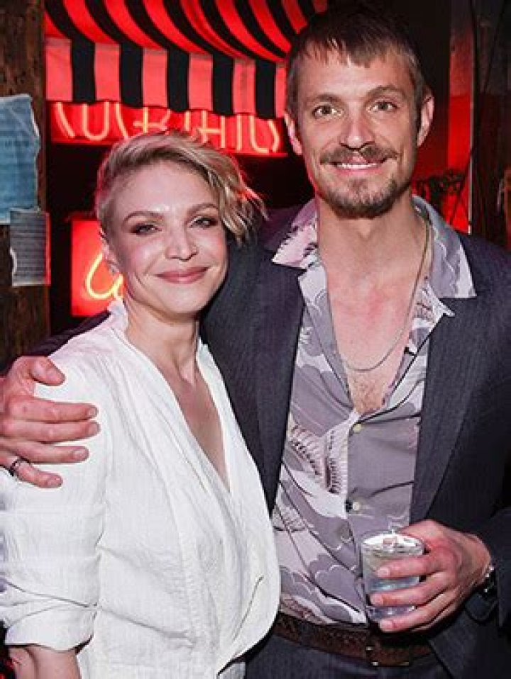 ‘Altered Carbon’ Cast PICS – Hollywood Life