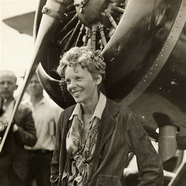 Amelia Earhart Celebrity Profile | First Woman To Fly Solo Across Atlantic – Hollywood Life