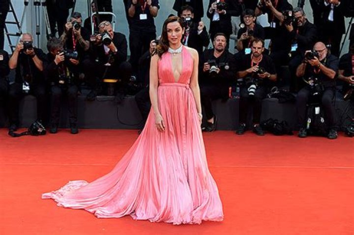 Ana De Armas Wears Plunging Dress At Venice Film Festival: Photo – Hollywood Life