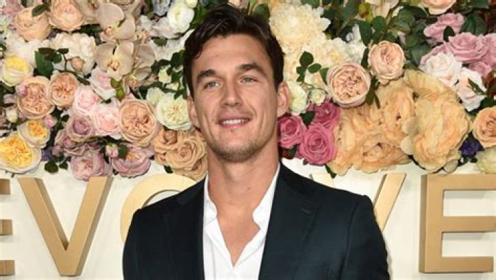 Tyler Cameron & Brothers Reveal How They’re ‘Honoring’ Mom Andrea After Her Sudden Death