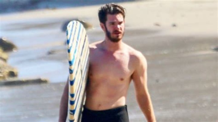 Andrew Garfield Goes Surfing While Shirtless In LA: Photo – Hollywood Life