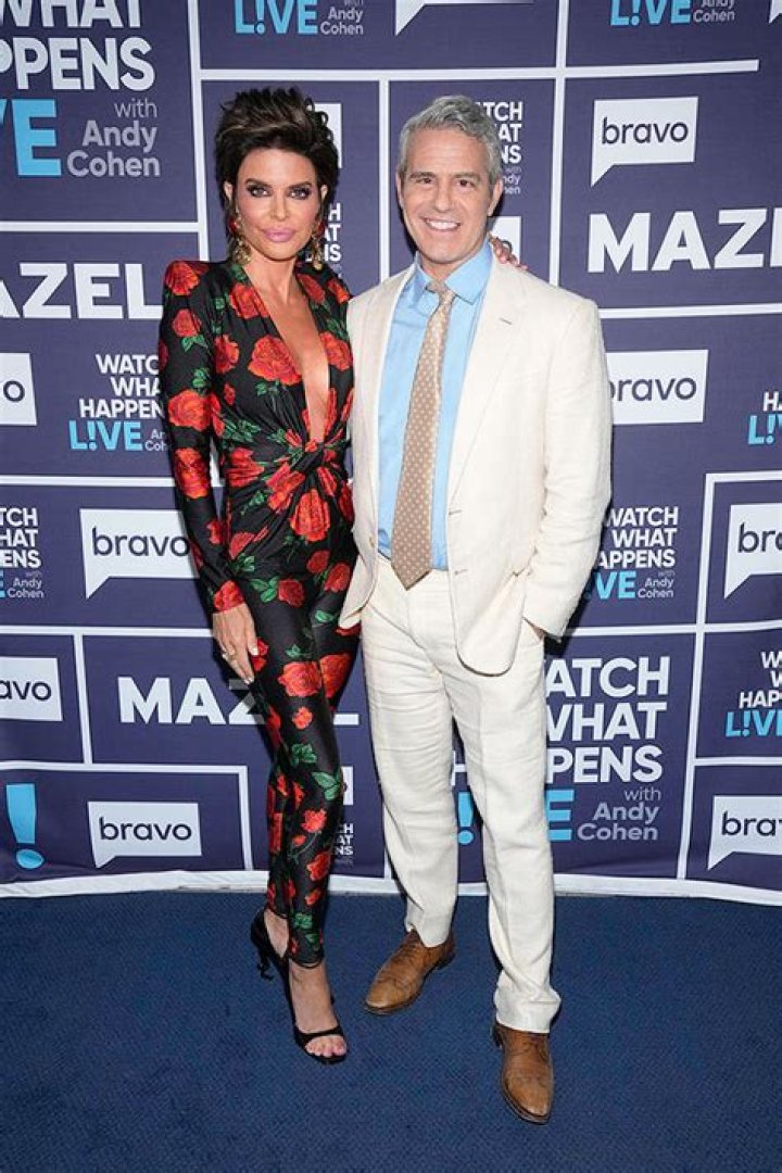 Andy Cohen Reveals What Was In Lisa Rinna’s Manila Envelope At ‘RHOBH’ Reunion