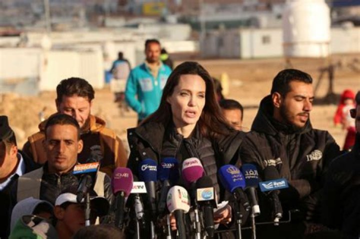 Angelina Jolie Supports ‘Brave, Defiant’ Women Protesting In Iran – Hollywood Life