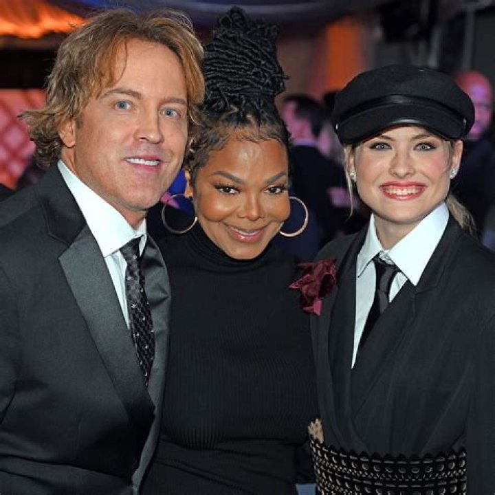 Anna Nicole Smith’s Daughter Dannielynn In Janet Jackson’s Suit: Photo – Hollywood Life