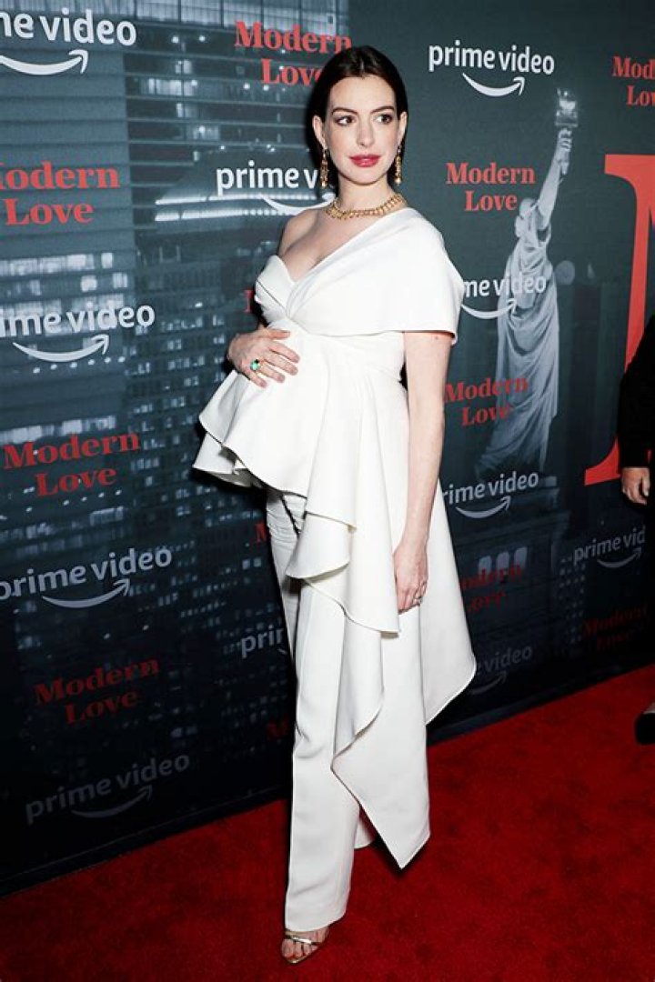 Anne Hathway Seemingly Gives Birth To Baby No. 2 With Adam Shulman – Hollywood Life