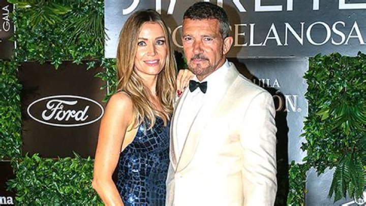 Antonio Banderas & Nicole Kempel Cozy Up For Gala Date Night – Hollywood Life
