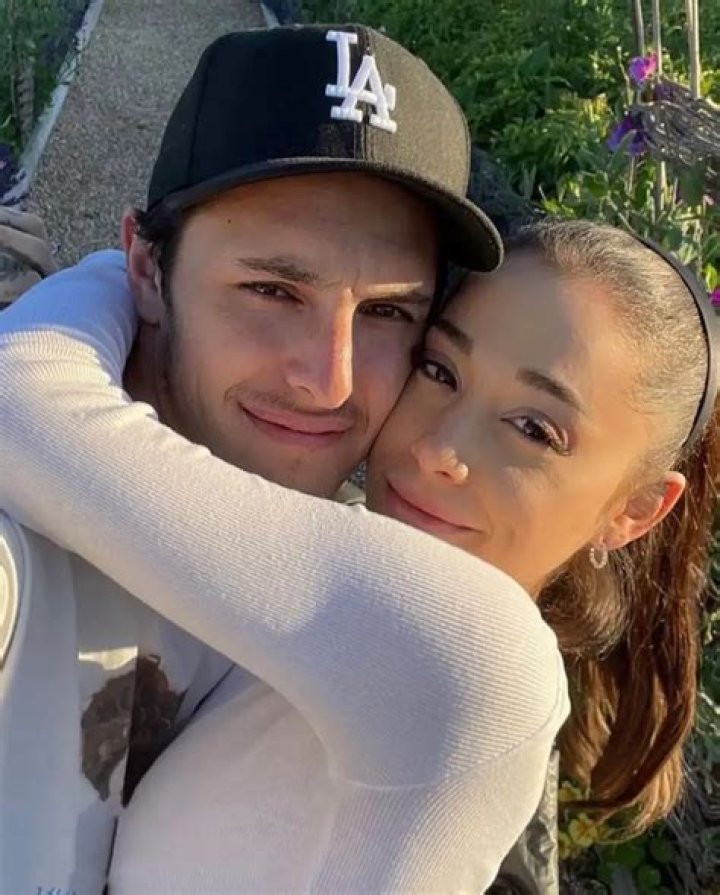 Ariana Grande Kisses Husband Dalton Gomez In PDA Photos – Hollywood Life