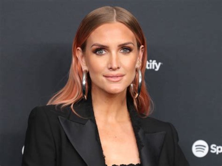 Ashlee Simpson Biography – Hollywood Life