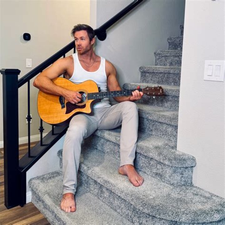 Ashley Parker Angel’s HollywoodLife Photo Shoot — PICS