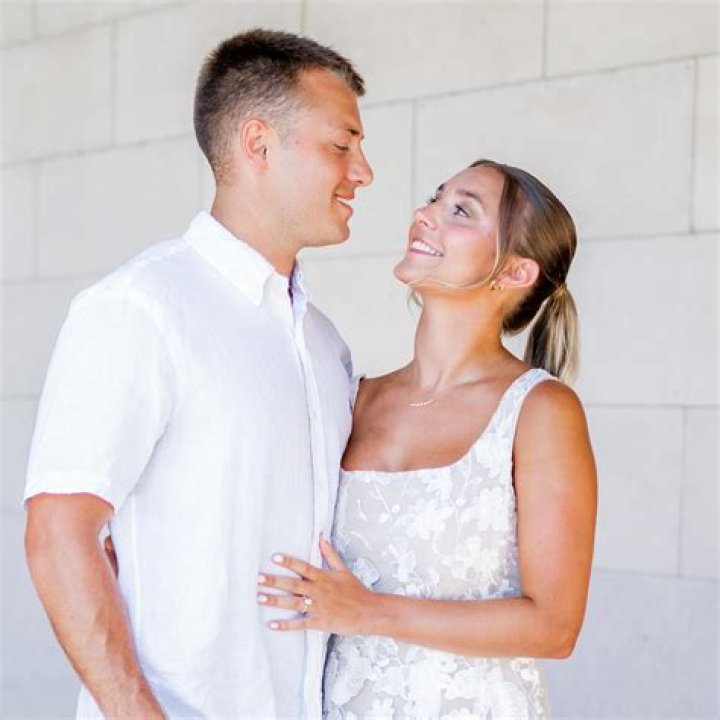 Ashley Spivey: Former ‘Bachelor’ Star Marries Longtime BF In Gorgeous Ceremony — Pics