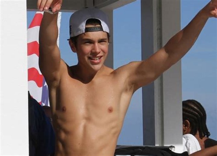 Austin Mahone Strips Down & Flaunts Sexy Six-Pack Abs In Hot New Photo Shoot — Pics