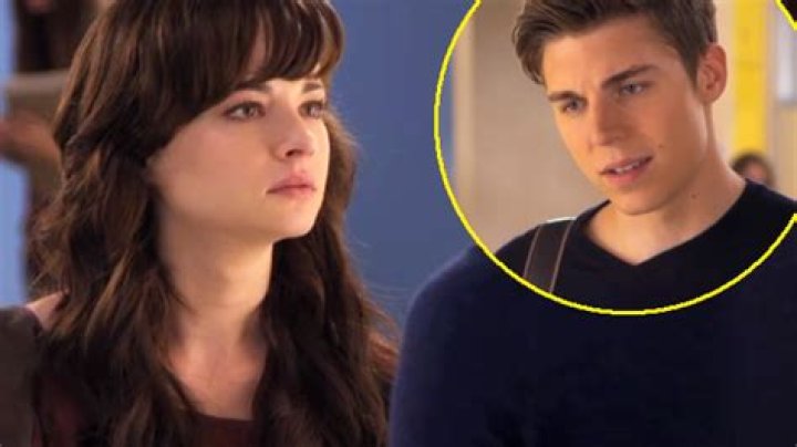 Jenna & Collin Break Up — Season 3 Episode 17 – Hollywood Life