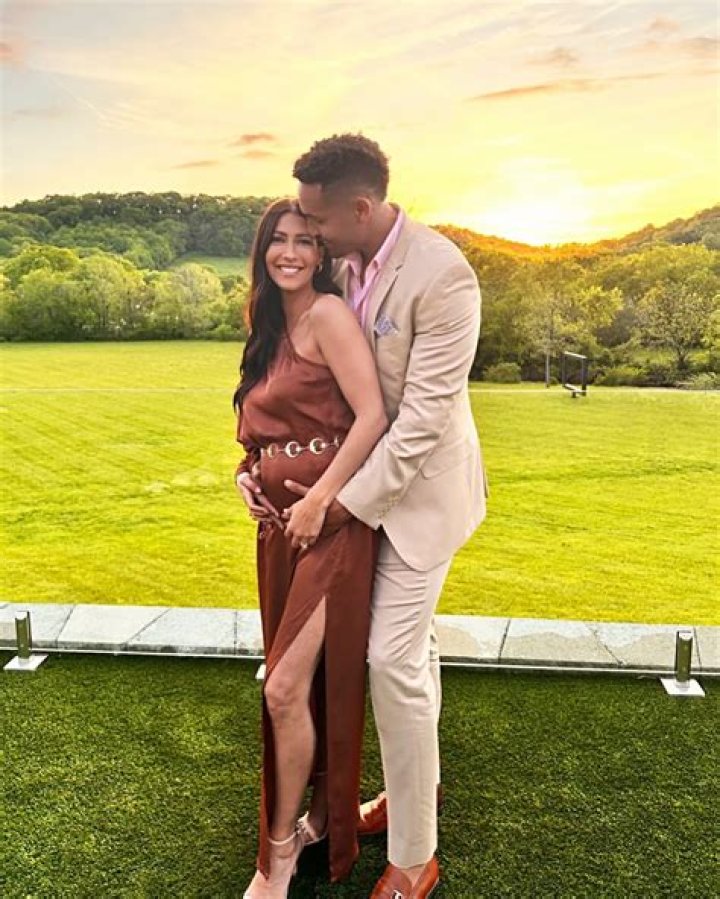 13 Hottest Photos Of ‘Bachelorette’ Becca Kufrin Ahead Of Season 14 Premiere