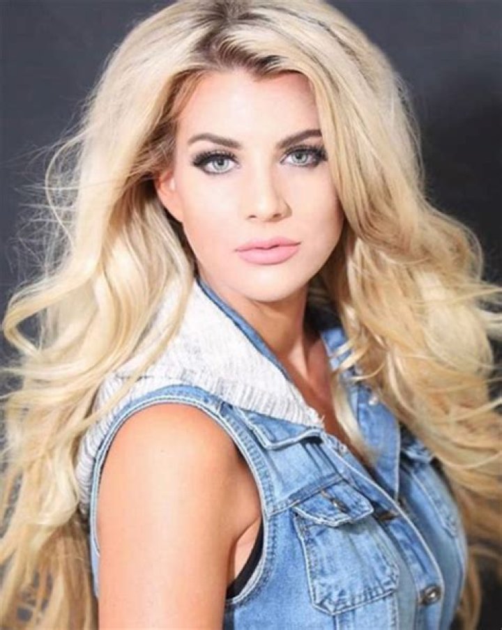 Baylee Curran — PICS