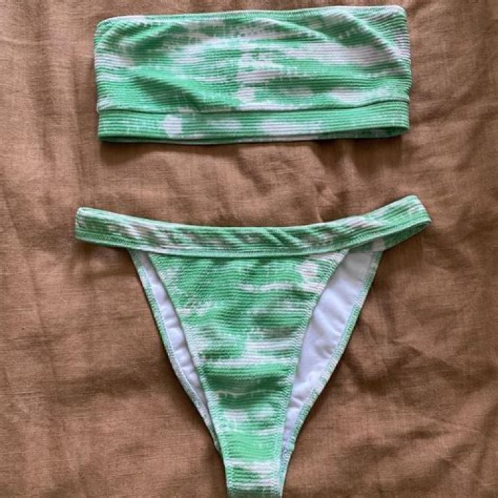 Bella Hadid Slays In Back-To-Back Tie Dye Bikinis After Celebrating 24th Birthday — Watch