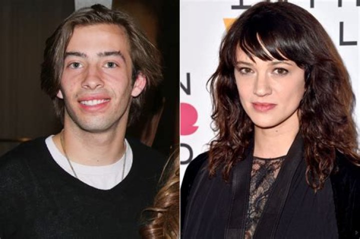 Bella Thorne Slams Asia Argento For ‘Victim Shaming’ Jimmy Bennett: ‘I’m Disgusted’