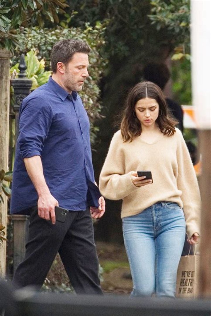 Ben Affleck, 47, & Rumored New GF Ana De Armas, 31, PDA On Romantic Costa Rica Vacation — Pics