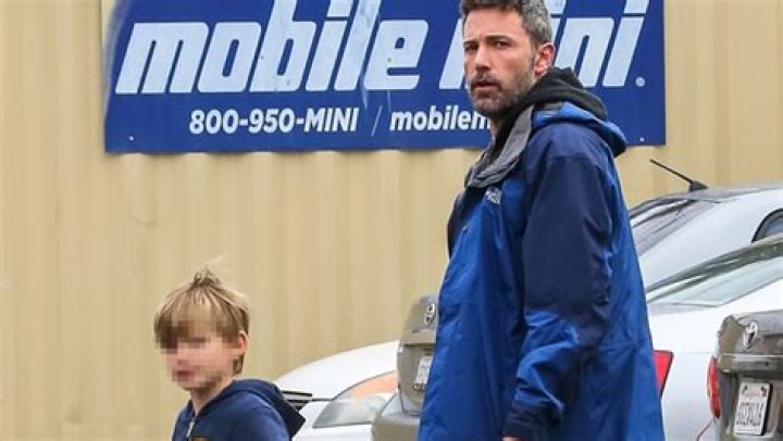 Ben Affleck Steps Out With Kids At Pet Store After Returning From Sexy Vacation With Ana De Armas
