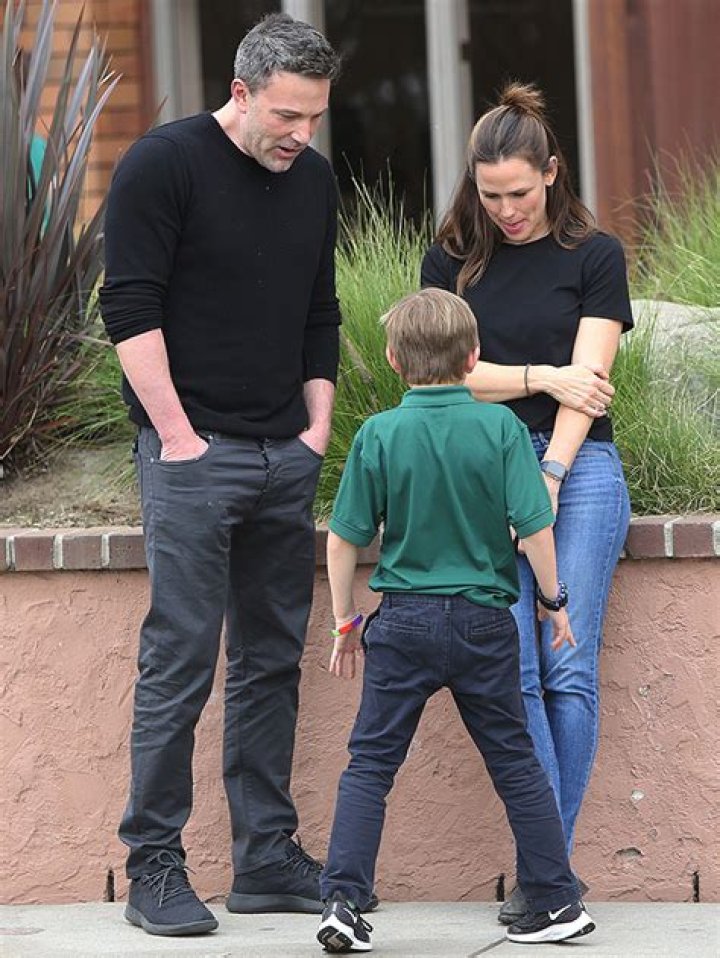 Ben Affleck Reunites With Jennifer Garner After His Divorce Confession – Hollywood Life