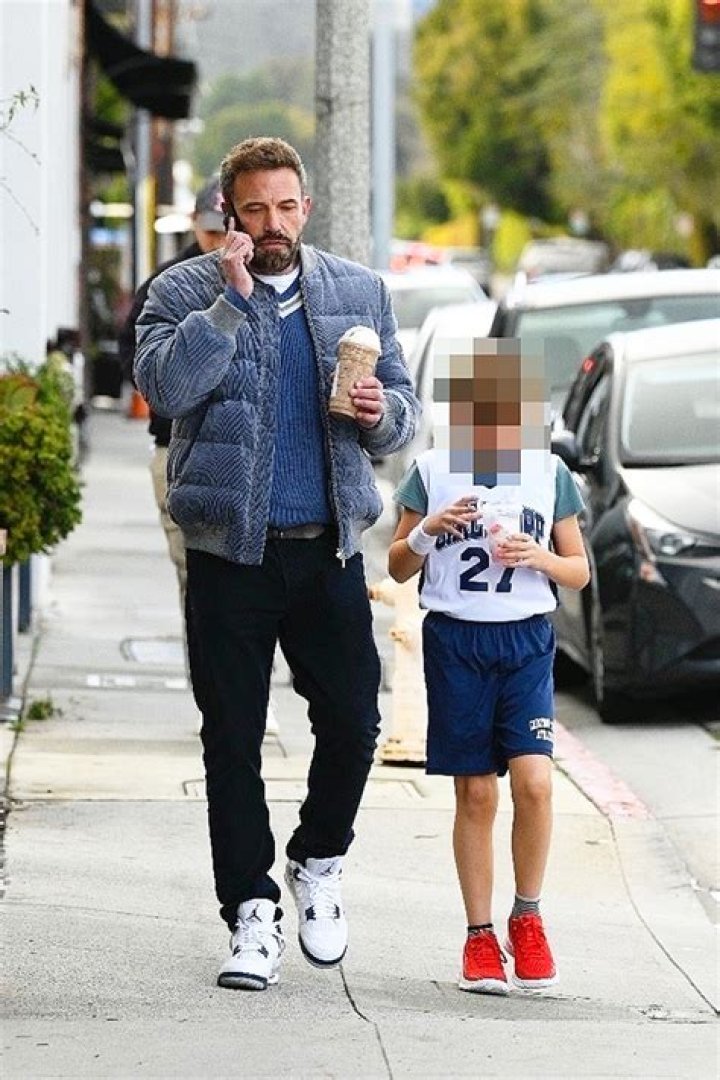 Ben Affleck Grabs Starbucks With His Son Samuel – Hollywood Life