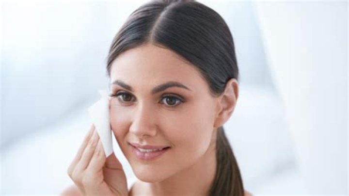 These Top-Selling Exfoliating Pads Have Over 1,000 Reviews & Will Brighten Your Complexion For Spring