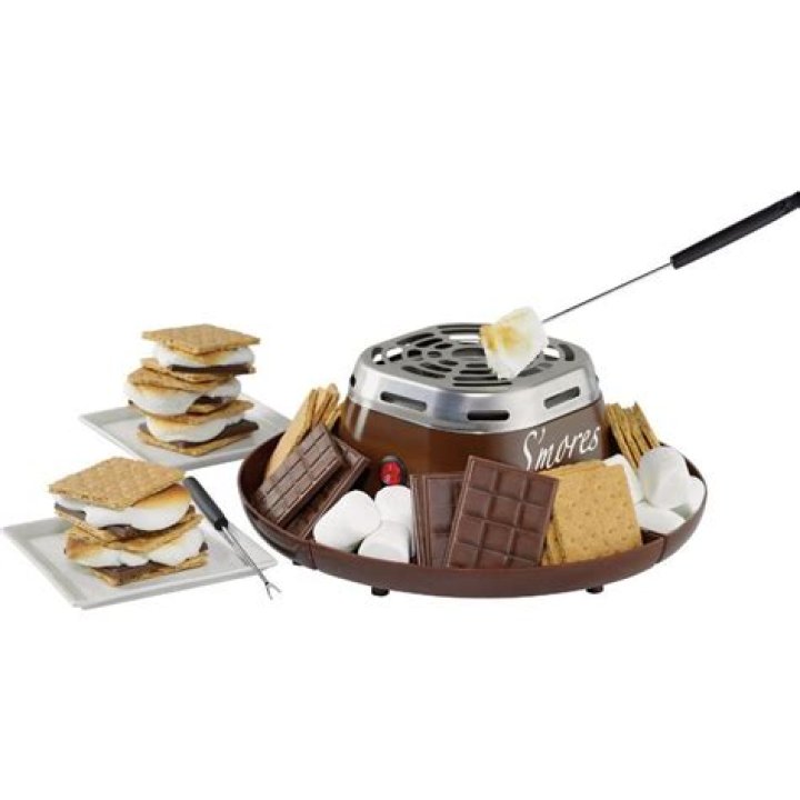 Over 5,600 People Swear By This S’mores Maker That’s A Great Christmas Present For Under $50