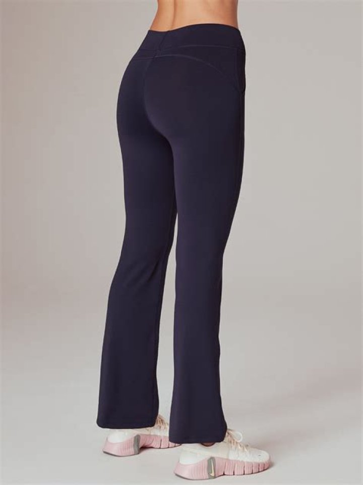 Stay Cozy & Warm This Winter In These High-Waisted, Thermal Leggings That Over 19k Women Love