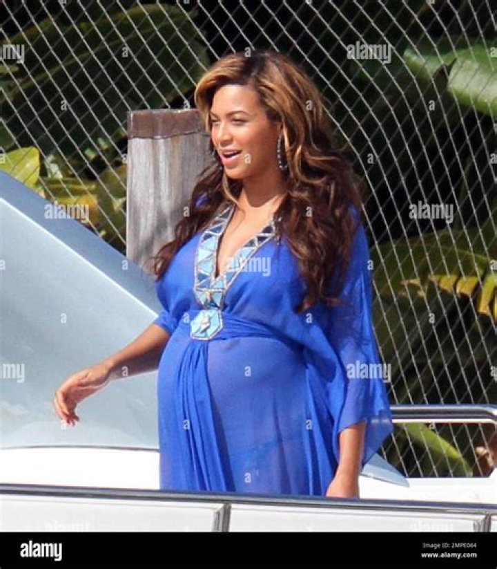 Beyonce Reveals 1st Look At Flat Stomach 1 Month After Giving Birth & Dropping 30lbs