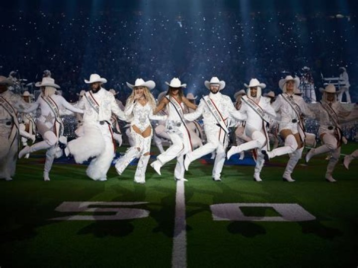Beyonce Appears At The Super Bowl 2022: Photo – Hollywood Life