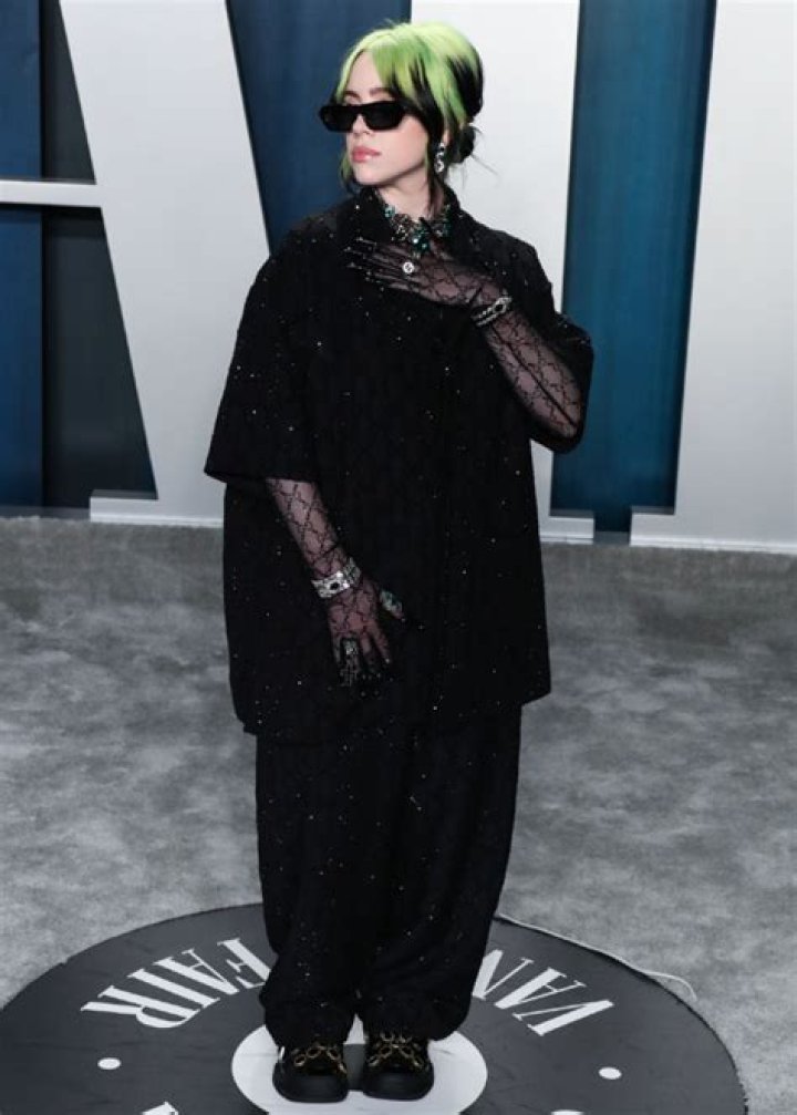 Finneas ‘Approves’ (Exclusive) – Hollywood Life