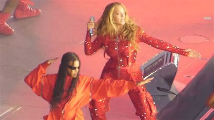 Blue Ivy Reacts To Renaissance Tour Sign: Video – Hollywood Life