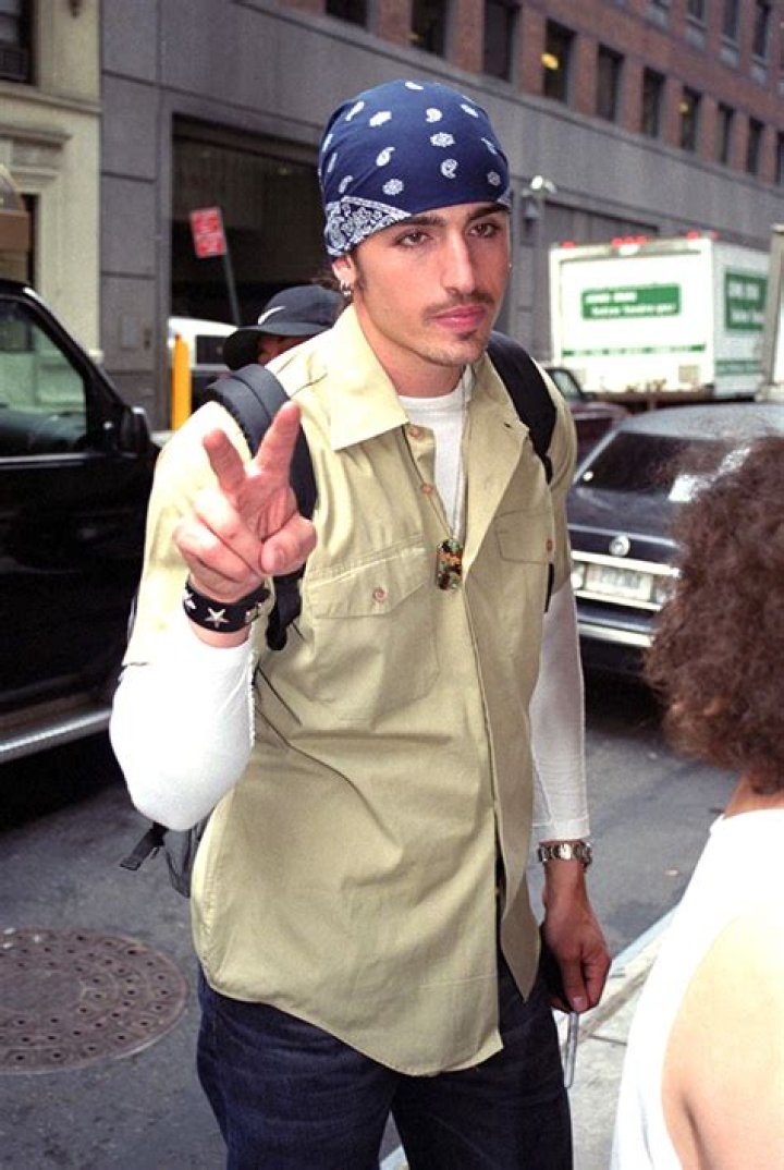 Former LFO Member Dies In ‘Tragic Loss’ – Hollywood Life