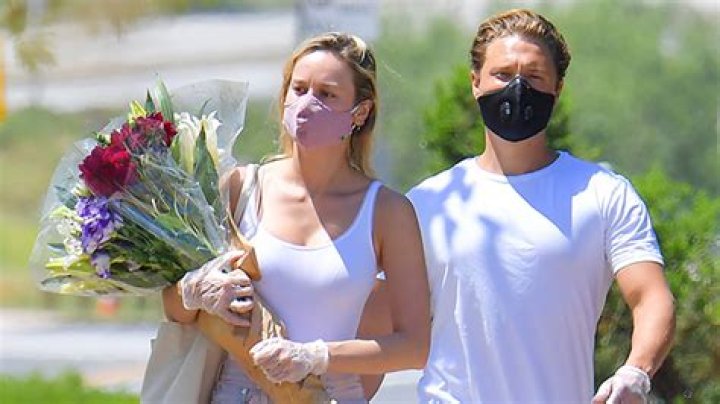 Brie Larson Shows How To Do Protective Gear Right & Looks Stylish Buying Flowers With Her Boyfriend