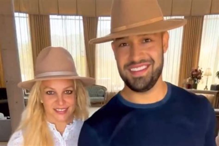 Britney Spears’ BF Throws Major Shade At Christina Aguilera During Fan Q&A: ‘Christina Who?’