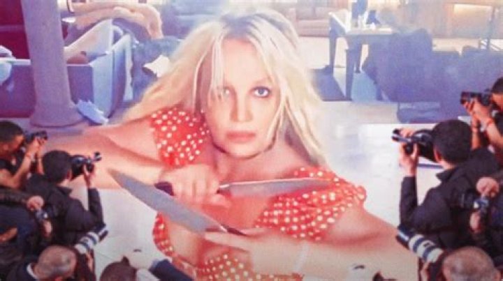 Britney Spears Dances On A Lifeguard Stand & Urges Fans To ‘Stay Positive’