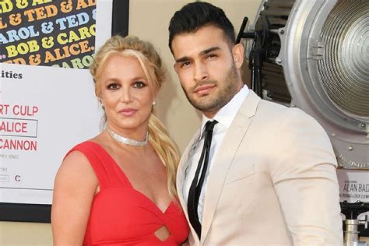 Britney Spears & Sam Asghari Make Out In The Pool On Romantic Getaway For His Birthday