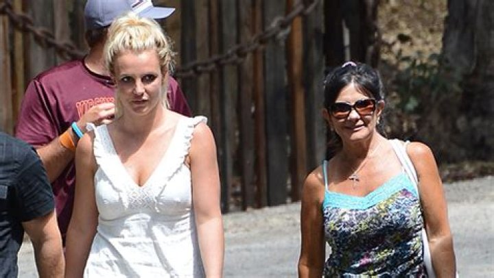 Britney Spears Recalls Car Crash With Mom Lynne and Sister Jamie Lynn – Hollywood Life