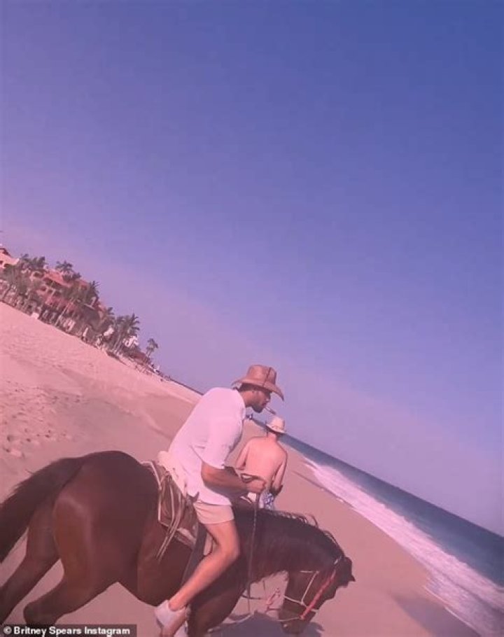 Britney Spears Stuns In Pink & Leopard Print Bikini As She Rides On BF Sam Asghari’s Shoulders — Pic