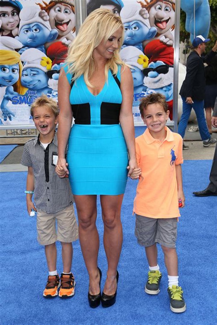 Britney Spears’ Sons Have A Blast At Art Exhibit With The Singer & Sam Asghari: ‘So Much Fun’