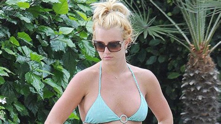 Britney Spears Wears Nothing On Vacation After Miscarriage: Photo – Hollywood Life