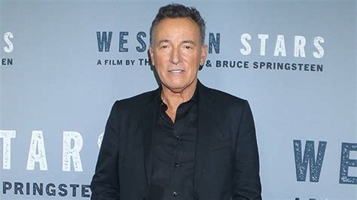 Had Glassy Eyes & Swaying In DWI Stop – Hollywood Life