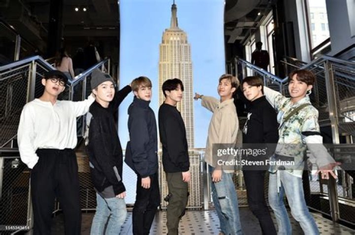 BTS Visit Empire State Building In New York City — Pics – Hollywood Life